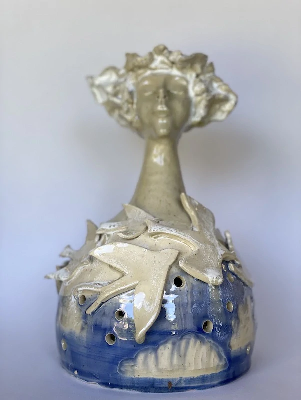 Keramická soška, slečna, vázička s ptáčky