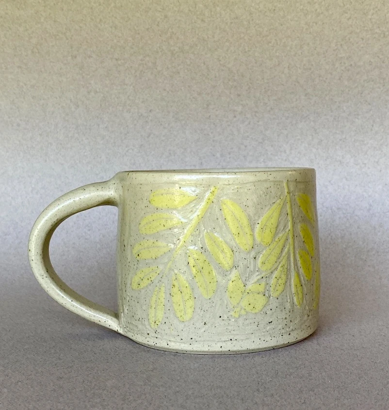 Keramický hrnek, Sgraffito Flowers, Žlutá