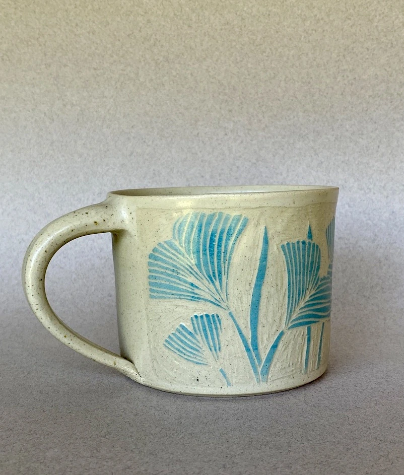 Keramický hrnek, Sgraffito Flowers, Nilská zeleň