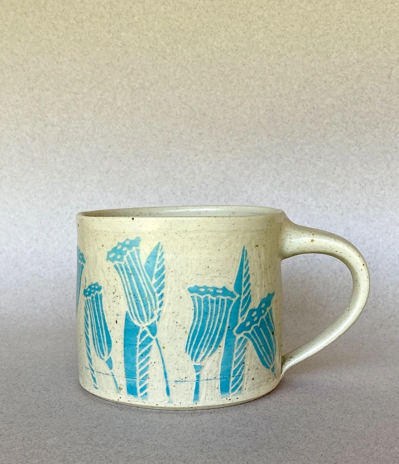 Keramický hrnek, Sgraffito Flowers, Tyrkys
