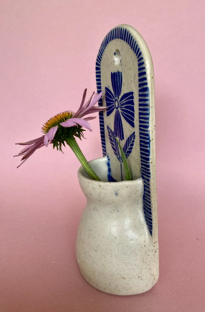 Keramická vázička k zavěšení, Sgraffito Blue