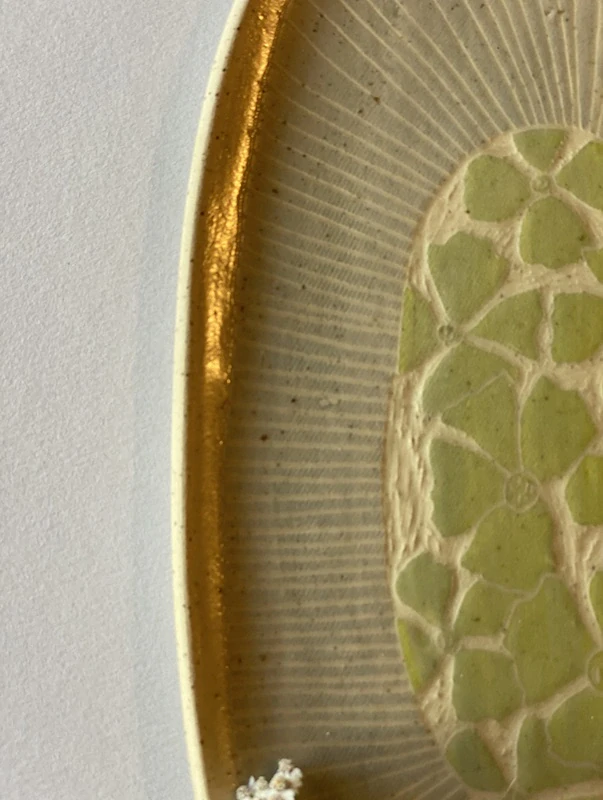 Keramický tácek, Sgraffito flowers II