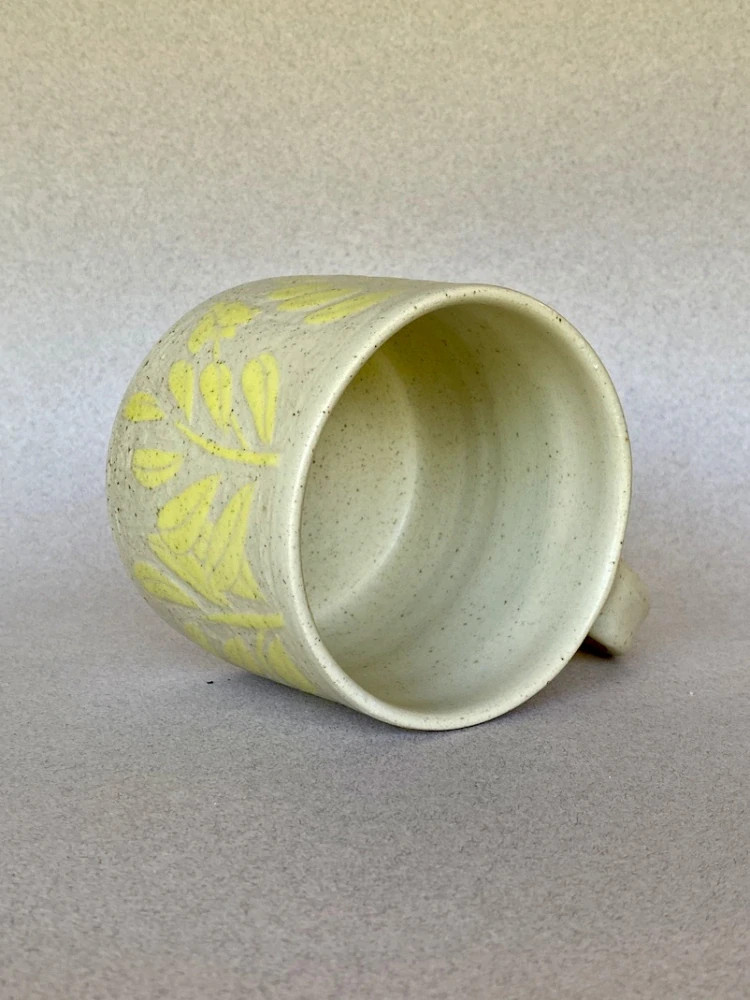 Keramický hrnek, Sgraffito Flowers, Žlutá
