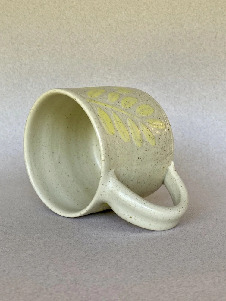 Keramický hrnek, Sgraffito Flowers, Žlutá