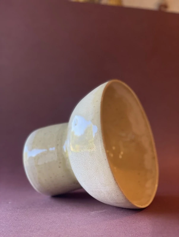 Keramická mísa na noze, Cream Coffee